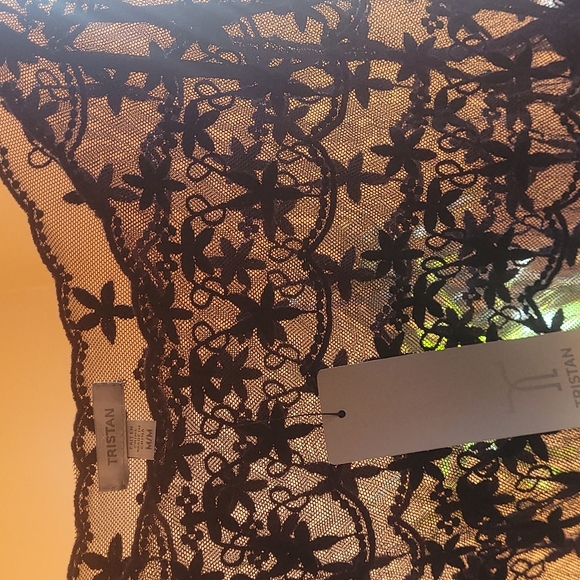 Cute Black Top - Picture 2 of 4